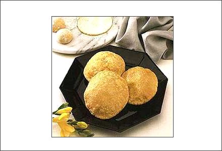 Poori - pain traditionnel indien frit
